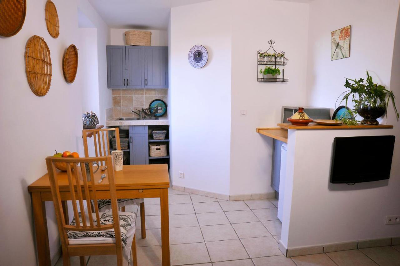 Bed And Breakfast La Maison De Nathalie Les Mayons エクステリア 写真