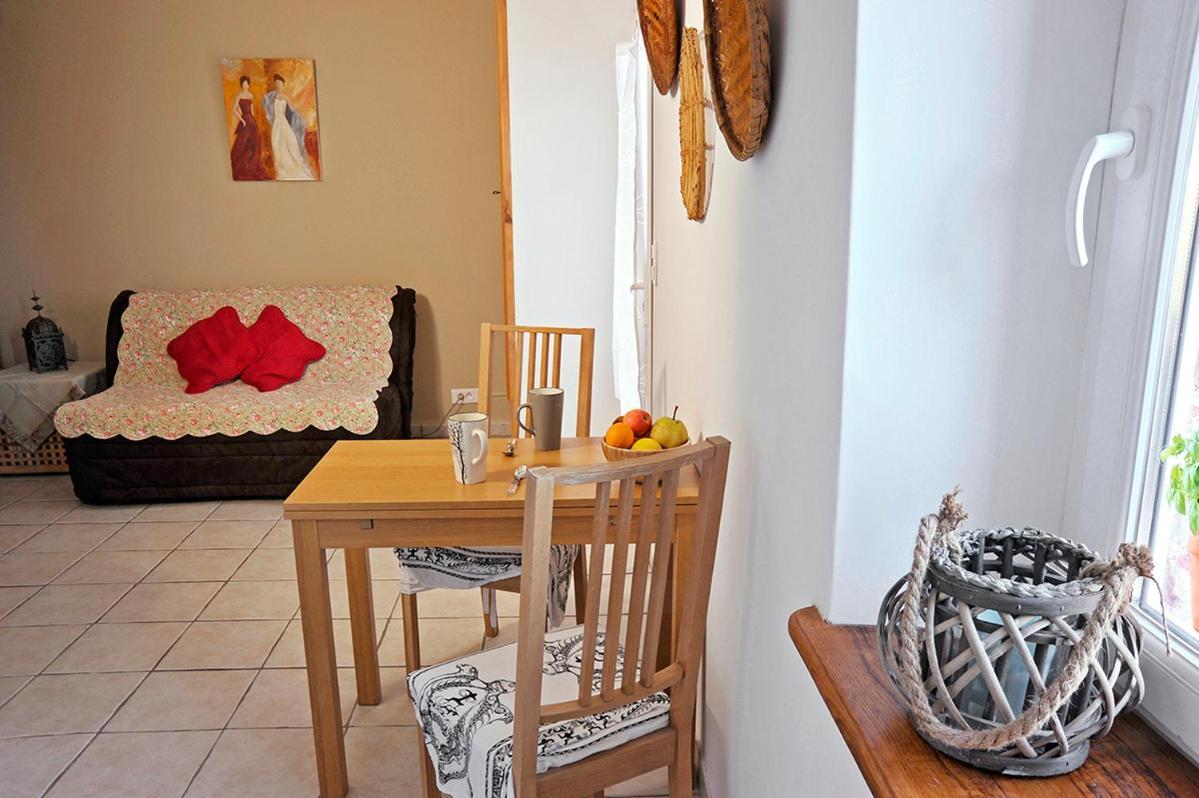 Bed And Breakfast La Maison De Nathalie Les Mayons エクステリア 写真